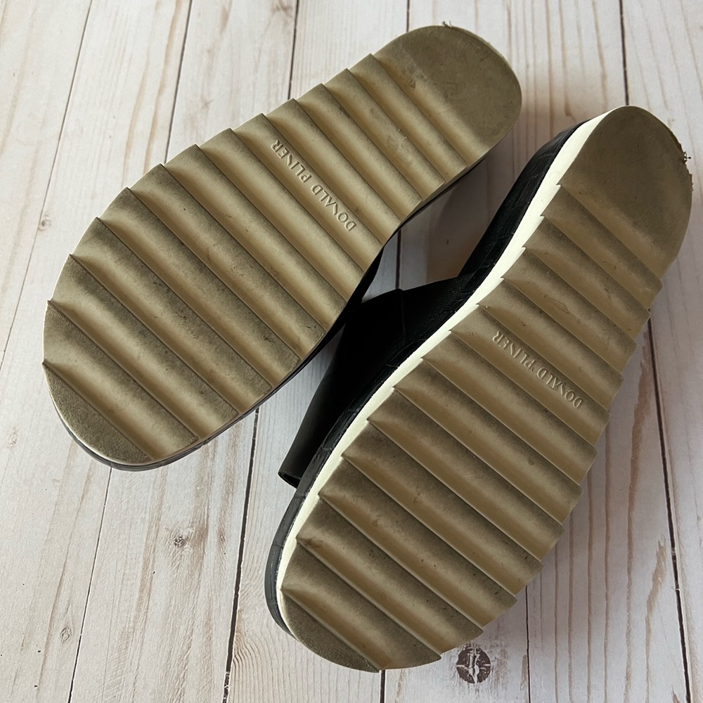 Donald Pliner Sandals - Picture 3 of 6